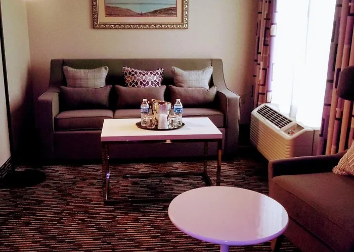 Wyndham Garden Conference Center - Urbana 3*
