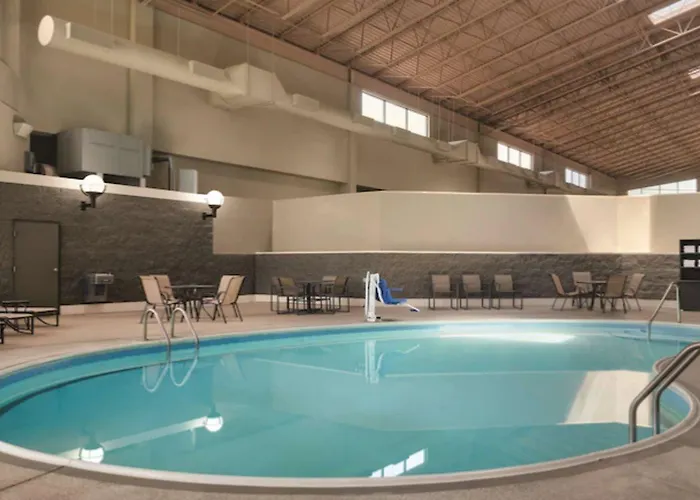 Hotel Wyndham Garden Conference Center - Urbana 3*