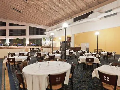 Wyndham Garden Conference Center - Urbana Hotel