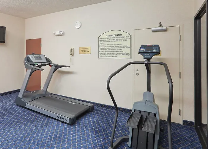 Wyndham Garden Conference Center - Urbana Hotel 3*