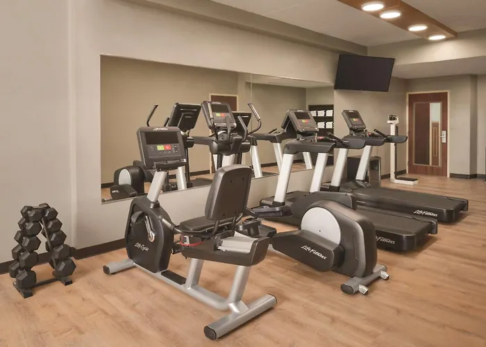 Hotel Wyndham Garden Conference Center - Urbana 3*