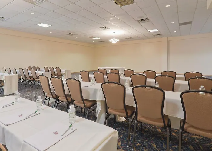 Wyndham Garden Conference Center - Urbana