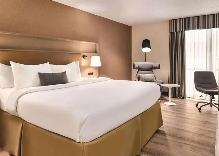 Wyndham Garden Conference Center - Urbana 3*