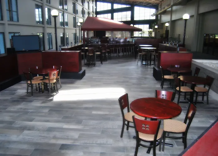 Wyndham Garden Conference Center - Urbana Hotel 3*