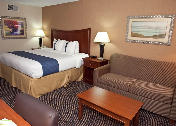 Wyndham Garden Conference Center - Urbana Hotel Champaign