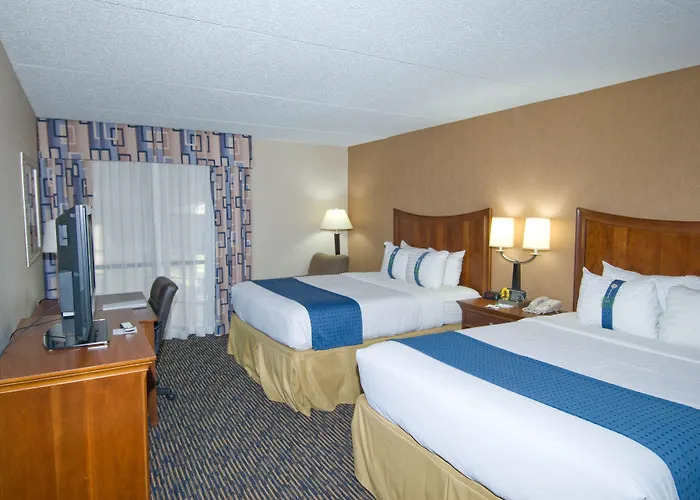 Wyndham Garden Conference Center - Urbana 3*