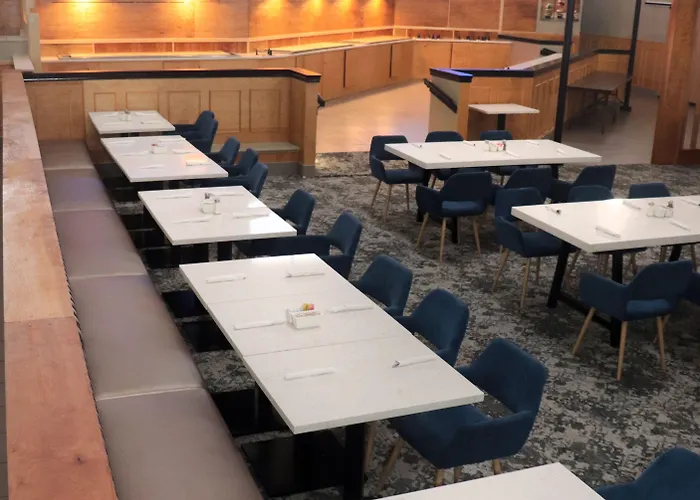 Hotel Wyndham Garden Conference Center - Urbana 3*