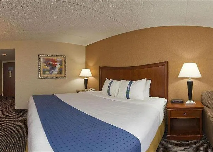 Hotel Wyndham Garden Conference Center - Urbana 3*
